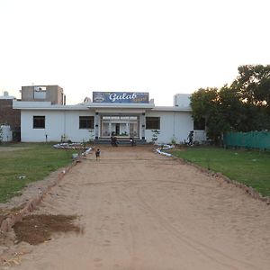 Oyo 15243 Hotel Gulab Resort
